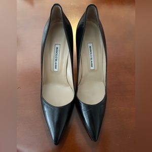 Manolo Blahnik BB classic pump with a stiletto high heel. 
Italian size 41